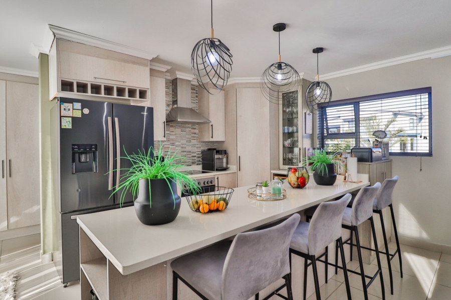4 Bedroom Property for Sale in Island View Western Cape